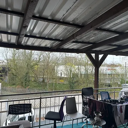 Schoenes In Bahnhofsnaehe In Einer Mit Grosser Terrasse * Gießen