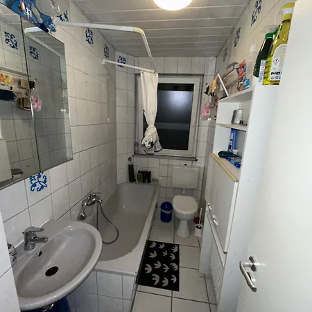 Schoenes In Bahnhofsnaehe In Einer Mit Grosser Terrasse