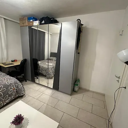 Schoenes In Bahnhofsnaehe In Einer Mit Grosser Terrasse Gießen