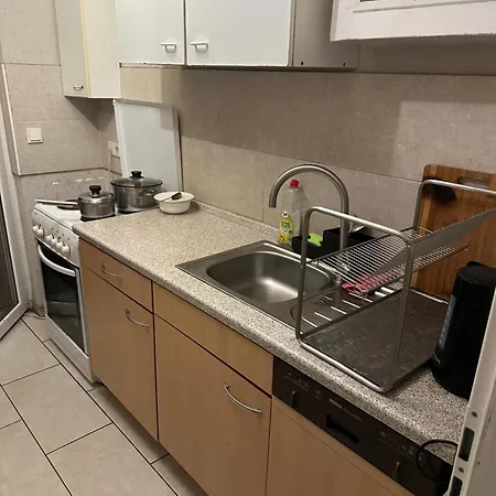 Schoenes In Bahnhofsnaehe In Einer Mit Grosser Terrasse