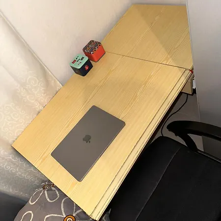 Quarto em Acomodações Particulares Schoenes In Bahnhofsnaehe In Einer Mit Grosser Terrasse