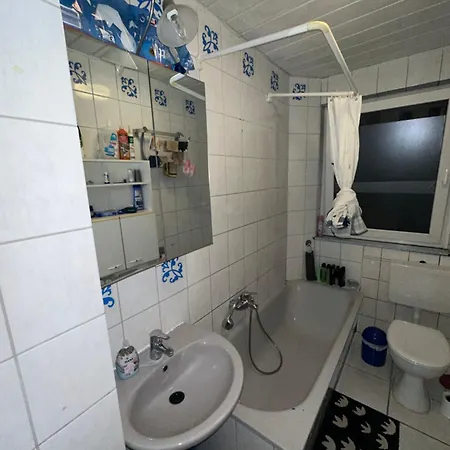 Schoenes In Bahnhofsnaehe In Einer Mit Grosser Terrasse *