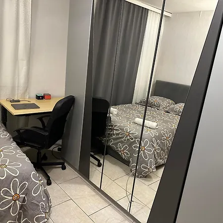 Schoenes In Bahnhofsnaehe In Einer Mit Grosser Terrasse *