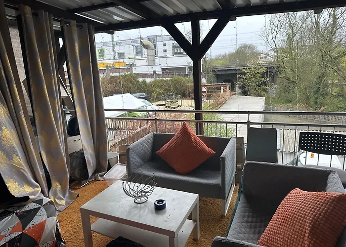 Schoenes In Bahnhofsnaehe In Einer Mit Grosser Terrasse Homestay szállás Gießen